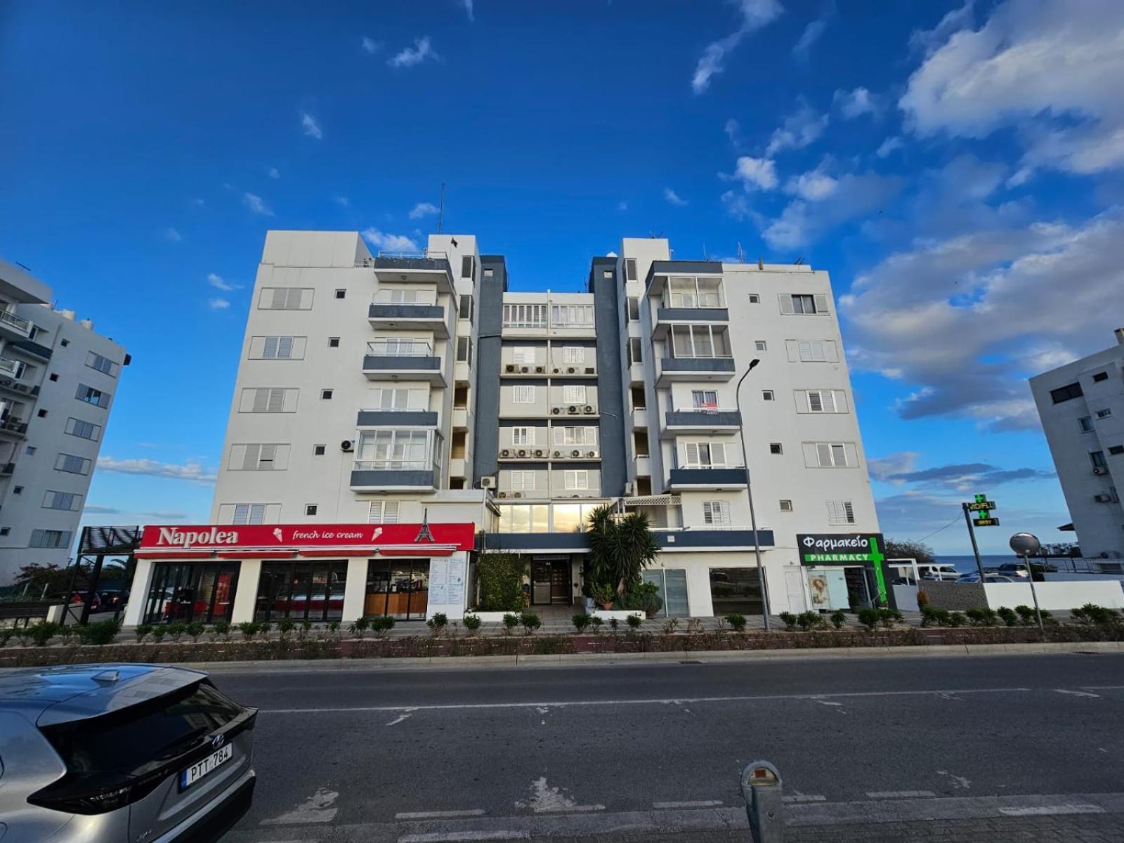 Makenzy Sandy Beachfront Paradise Larnaka Exterior foto