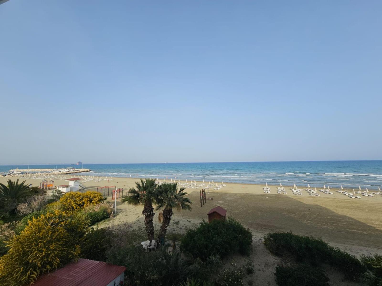 Makenzy Sandy Beachfront Paradise Larnaka Exterior foto